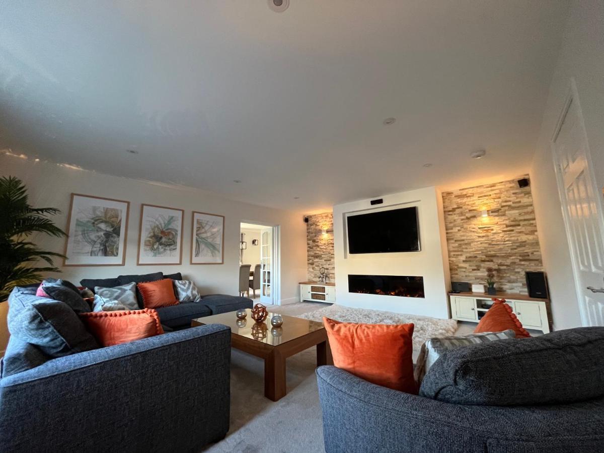 Luxurious 4 Bedroom Home In The Heart Of The Cotswolds With Hot Tub! Stow-on-the-Wold Εξωτερικό φωτογραφία