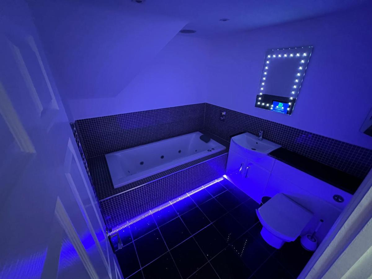Luxurious 4 Bedroom Home In The Heart Of The Cotswolds With Hot Tub! Stow-on-the-Wold Εξωτερικό φωτογραφία