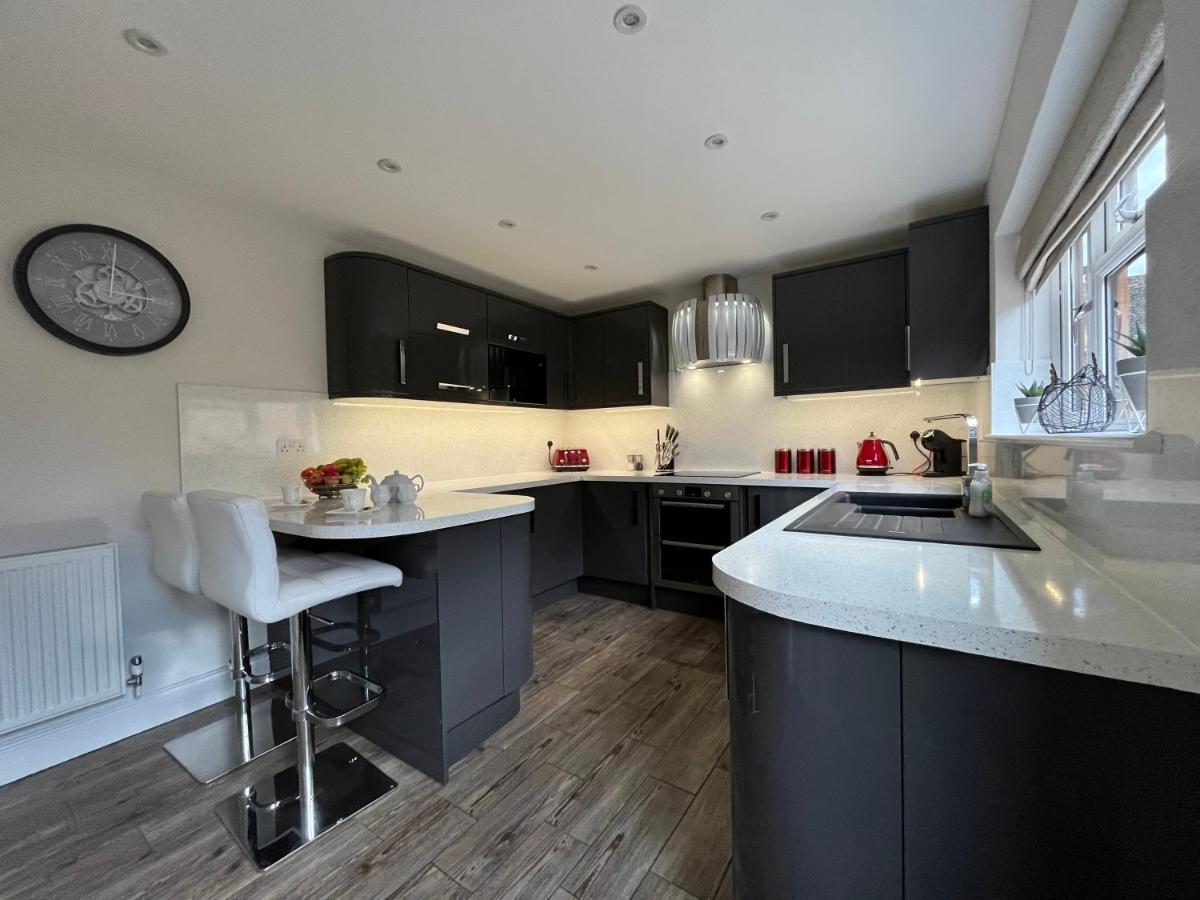 Luxurious 4 Bedroom Home In The Heart Of The Cotswolds With Hot Tub! Stow-on-the-Wold Εξωτερικό φωτογραφία